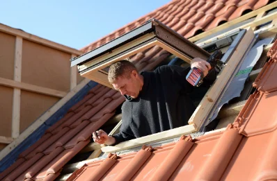 Pose de fenêtres de toit Velux à Yvernaumont